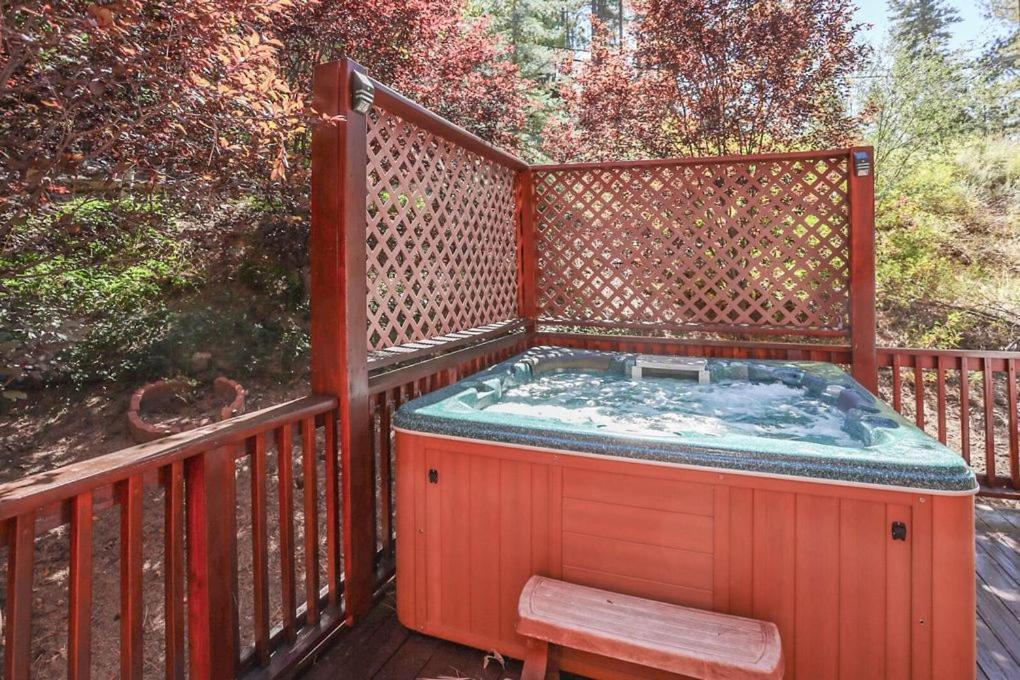 Sunset Haven - Charming Property Nestled Among The Pines, Complete With Hot Tub! Villa Big Bear Lake Exterior photo